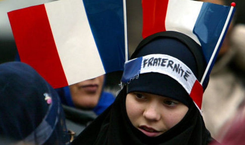  Le sirene d’allarme suonano a Parigi