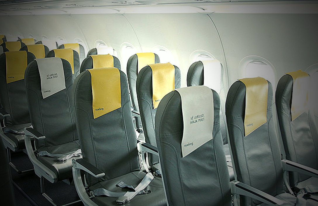Vueling smaschera la menzogna: il vergognoso allontanamento di adolescenti ebrei da un volo da Valencia