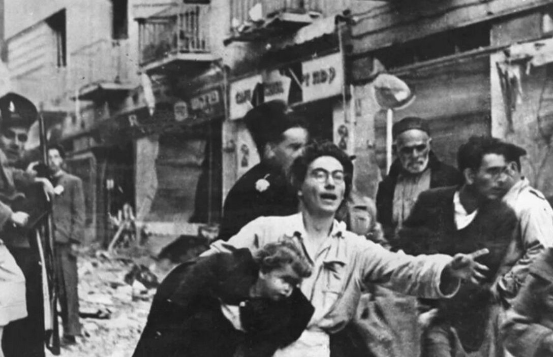 Gerusalemme, 1947. Ben Yehuda Street, attentato terroristico arabo del 29 novembre / Getty Images