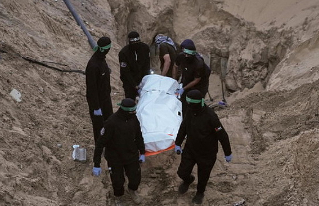 Lo spettacolo e il silenzio – quando la Croce Rossa entra in scena senza dirlo