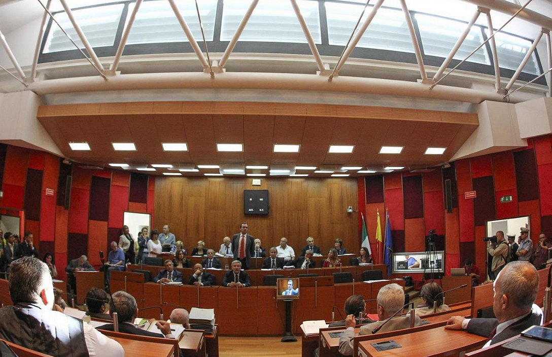 La Napoli antisemita dà il peggio di sé