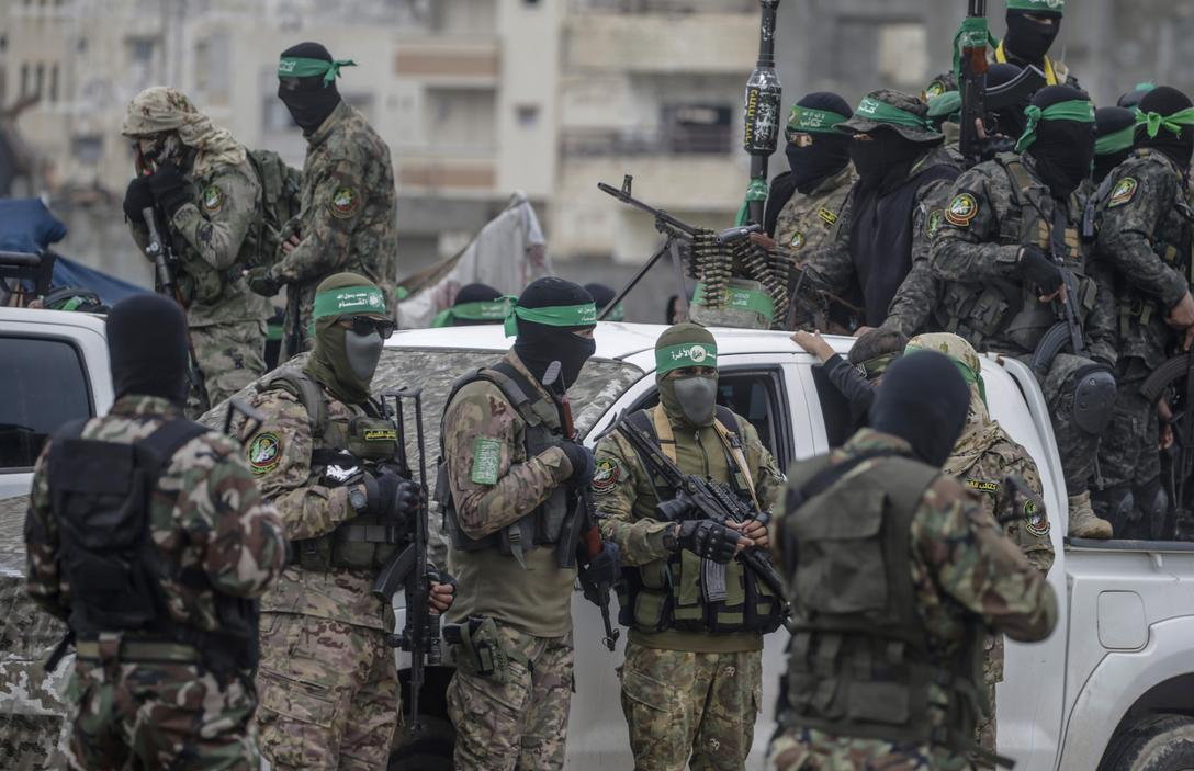 Il serpente rialza la testa: a Gaza Hamas recluta, tassa, rapisce