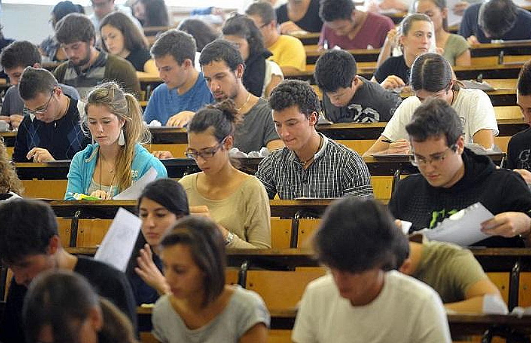 Scuole sotto assedio o fantasia ideologica