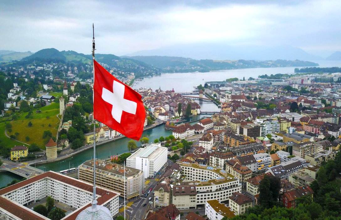 Il Punto. La Svizzera inquieta nel cuore d’Europa