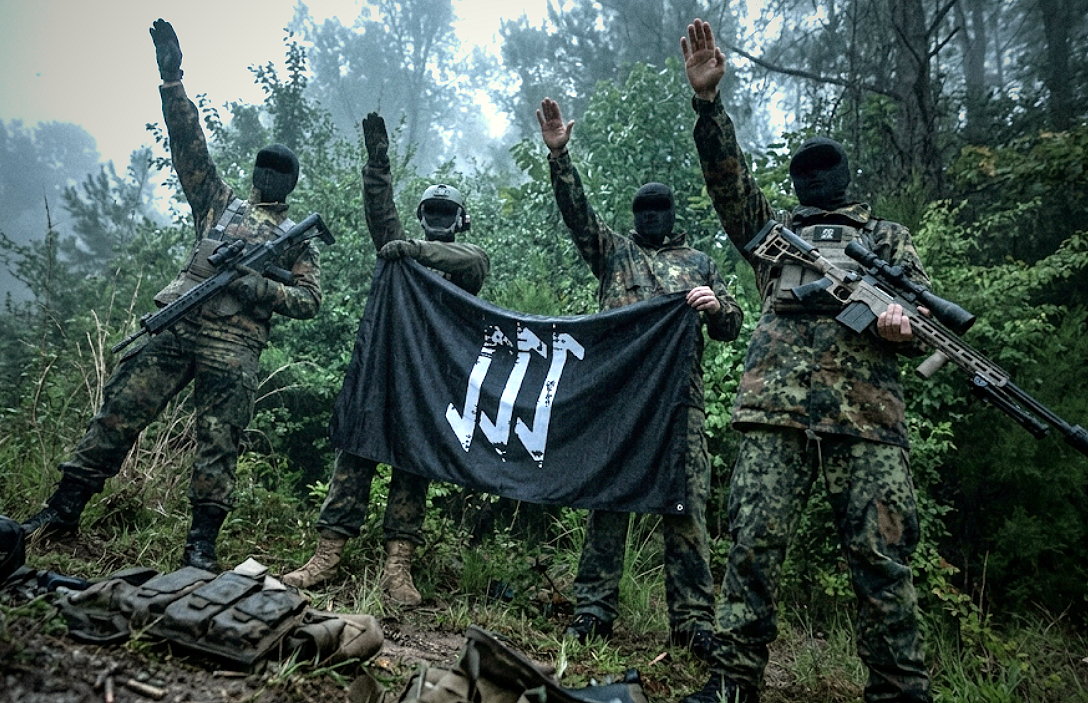 The Base, la rete neonazista che si rigenera online e punta alla guerra razziale