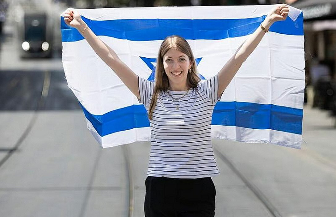 Dal nonno ad Auschwitz alla marcia per Israele, la storia di Anna Suzette Pfeiffer