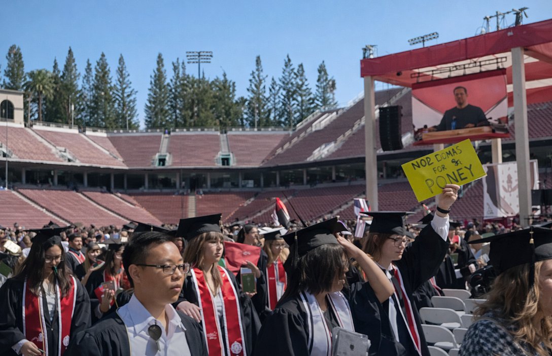Stanford, Google e Israele sotto accusa mentre il campus fischia Sundar Pichai