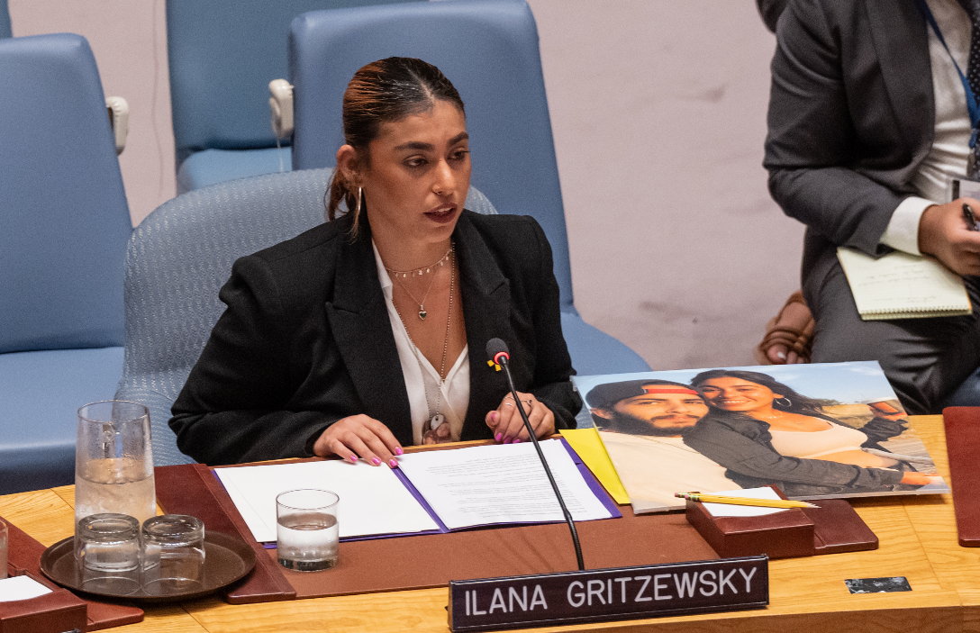 L’ostaggio davanti all’Onu che negava gli stupri del 7 ottobre
