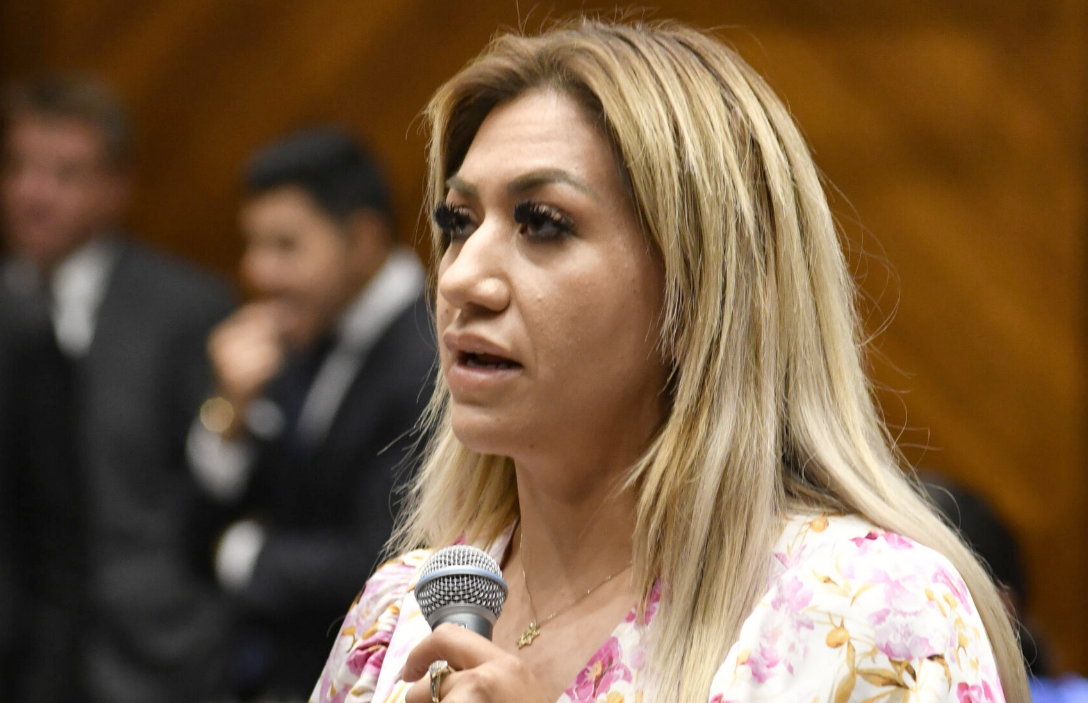 Arizona, la democratica sionista Alma Hernandez batte il candidato anti-Israele