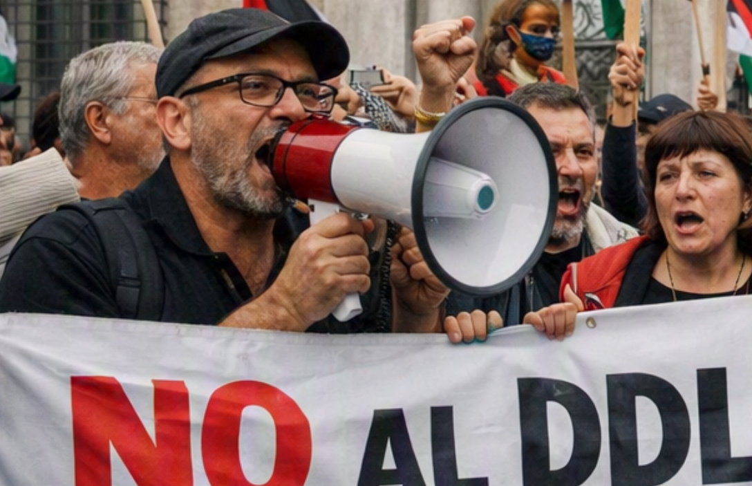 Antisemitismo, la piazza contro il ddl Delrio