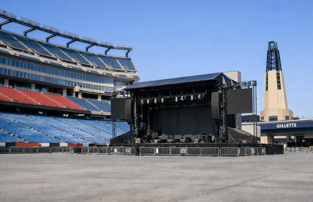 Robert Kraft chiude il Gillette Stadium a Macklemore