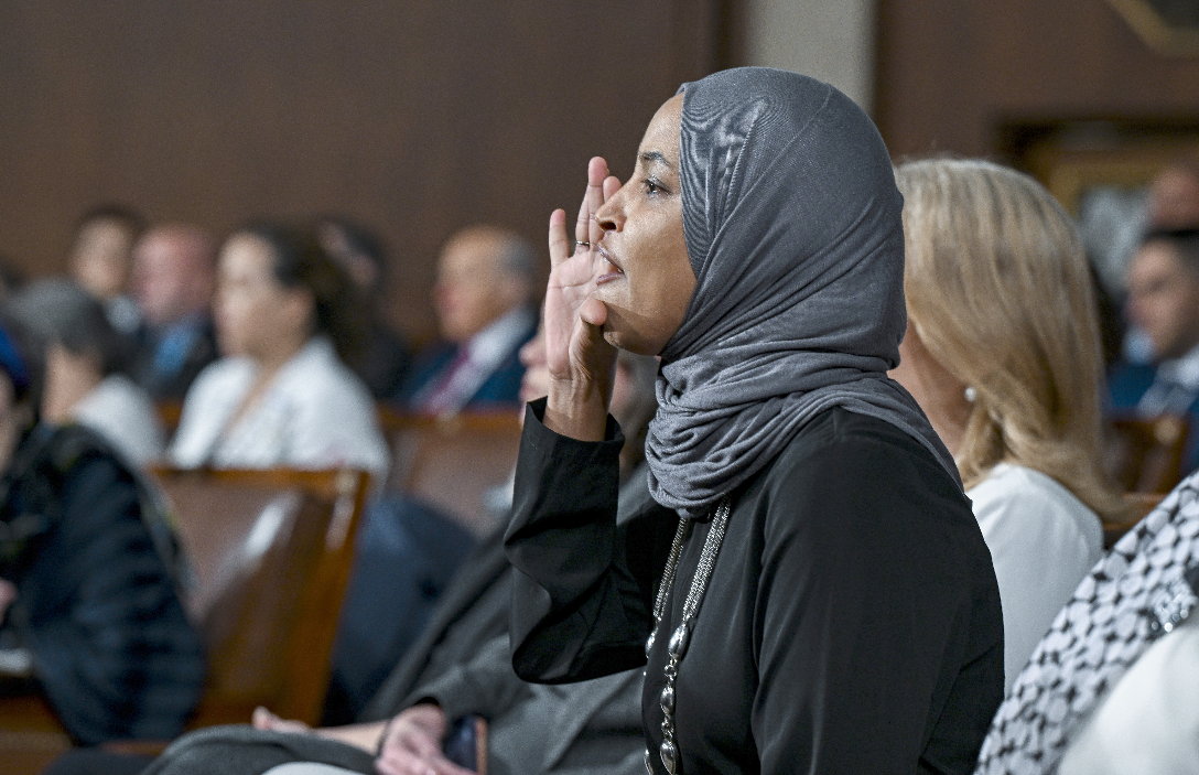 Ilhan Omar, a rischio la cittadinanza